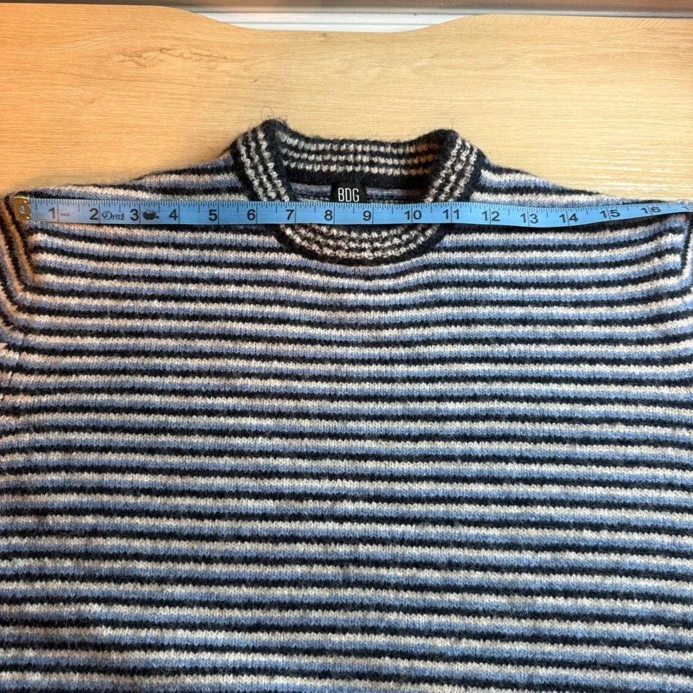 BDG‎ Urban Outfitters Mens Small Striped Knit Sweater Blue Navy Crew Neck Fuzzy